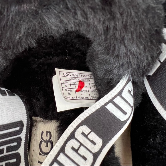 UGG Oh Yeah logo double strap sandals in black - Picture 7 of 8